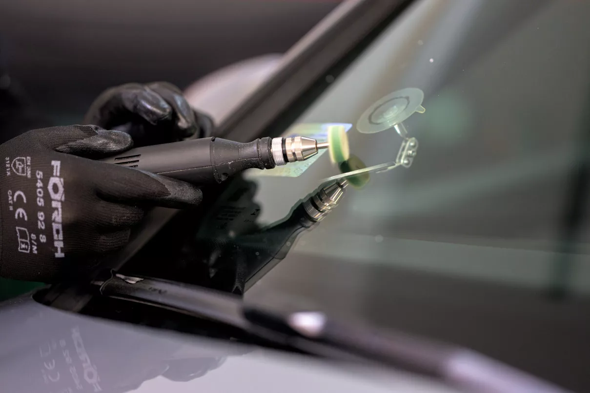 Reparacija auto stakla u servisu Rapid Auto Glass